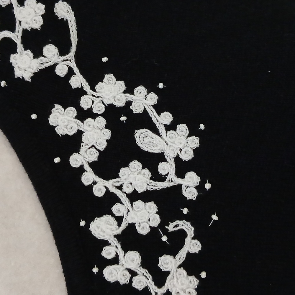 2/$15 Croft & Barrow Floral Embroidered Pullover Sweater Top - Picture 2 of 6